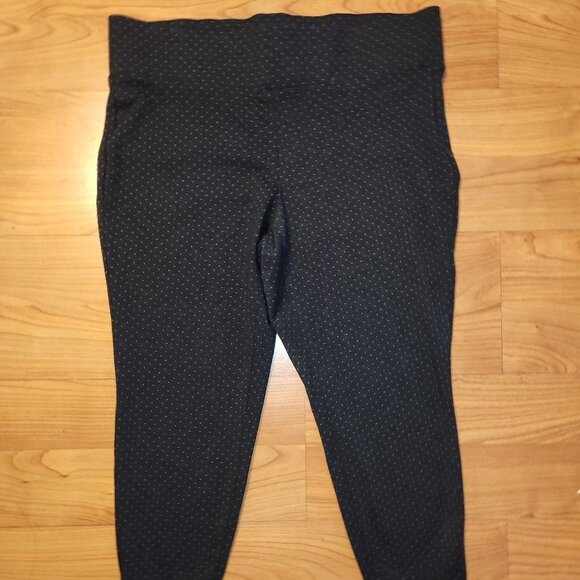 Torrid Black Leggings || sz 1 || Excellent Condition - Picture 4 of 9